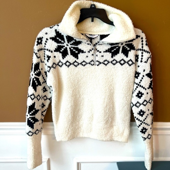 Time & Tru Cozy Black and White Patterned Snowflake Women's Sweater Size XS - Picture 1 of 5